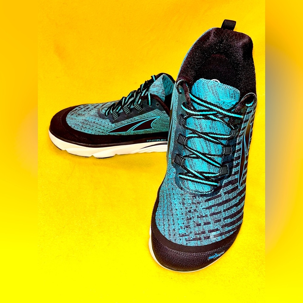 ALTRA TORIN Running Workout Shoes Turquoise/Black - Women’s 9.5  EU 41